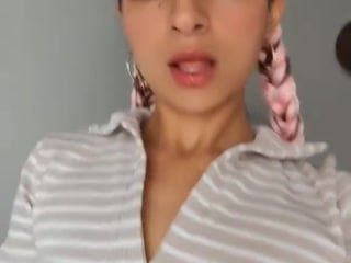 SaarahJones - Vídeos gratuitos - 360488685